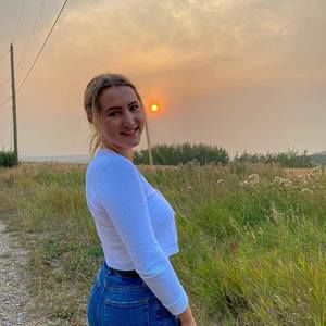 Meet your Posher, Caroline